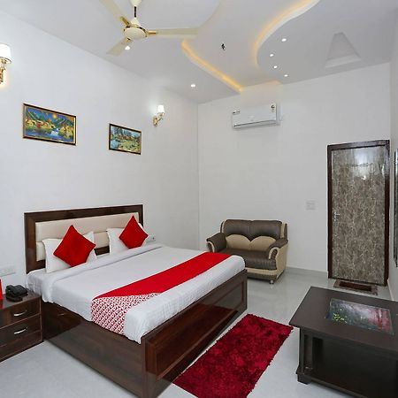 Hotel Rest Palace Agra  Εξωτερικό φωτογραφία