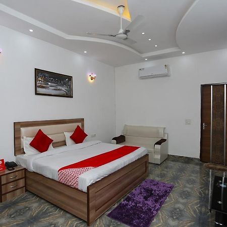 Hotel Rest Palace Agra  Εξωτερικό φωτογραφία