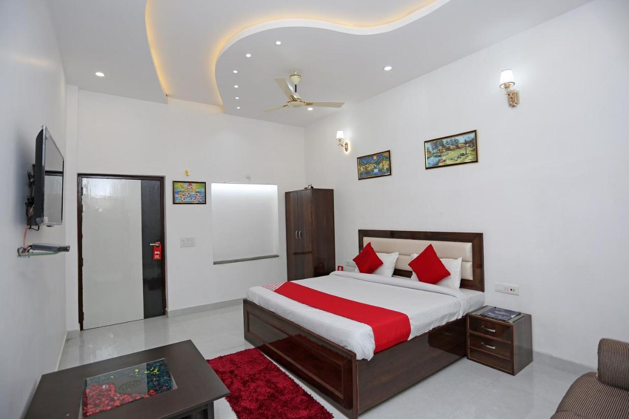 Hotel Rest Palace Agra  Εξωτερικό φωτογραφία