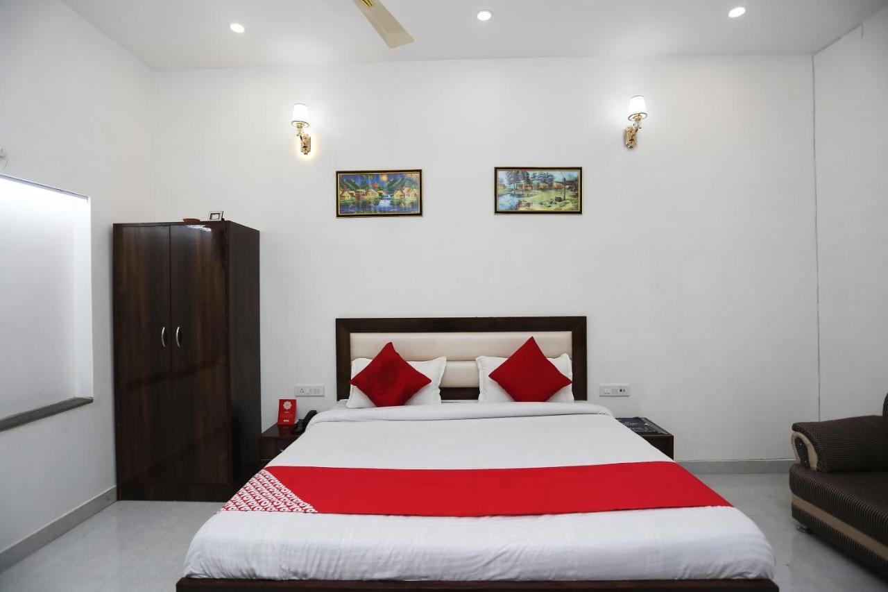 Hotel Rest Palace Agra  Εξωτερικό φωτογραφία